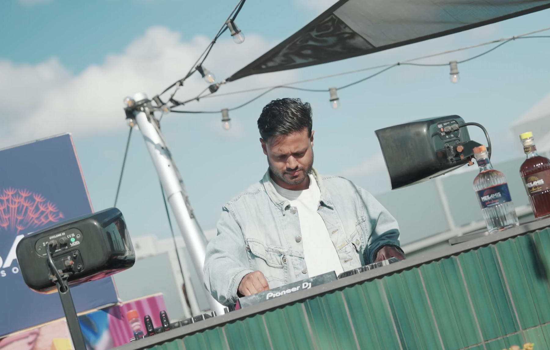 Sandro Silva - Summerjam ( Official MV )